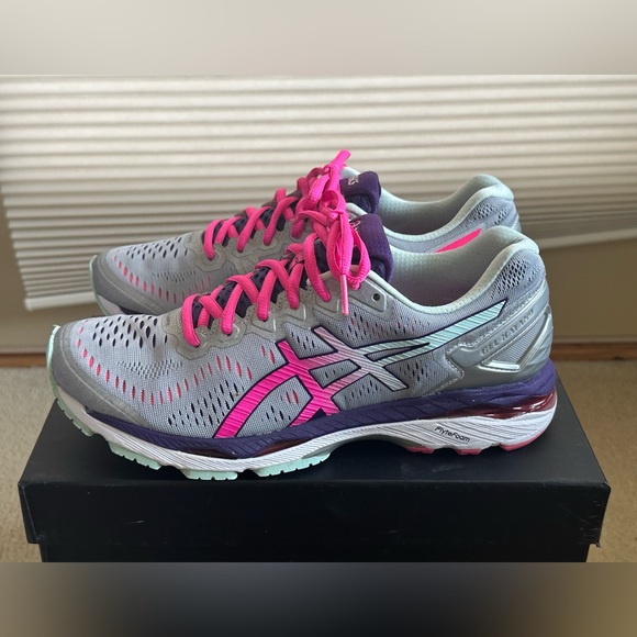 ASICS Women's Gel Kayano 23 - Gray with Pink and Purple Highlights - Picture 3 of 9